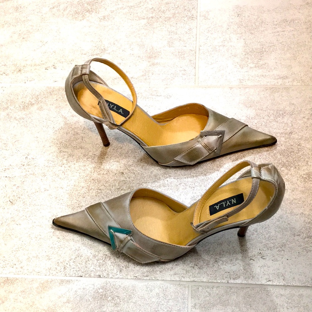 N.Y.L.A. Vixen Pumps Champagne Gold Bronze 7.5 NWOB